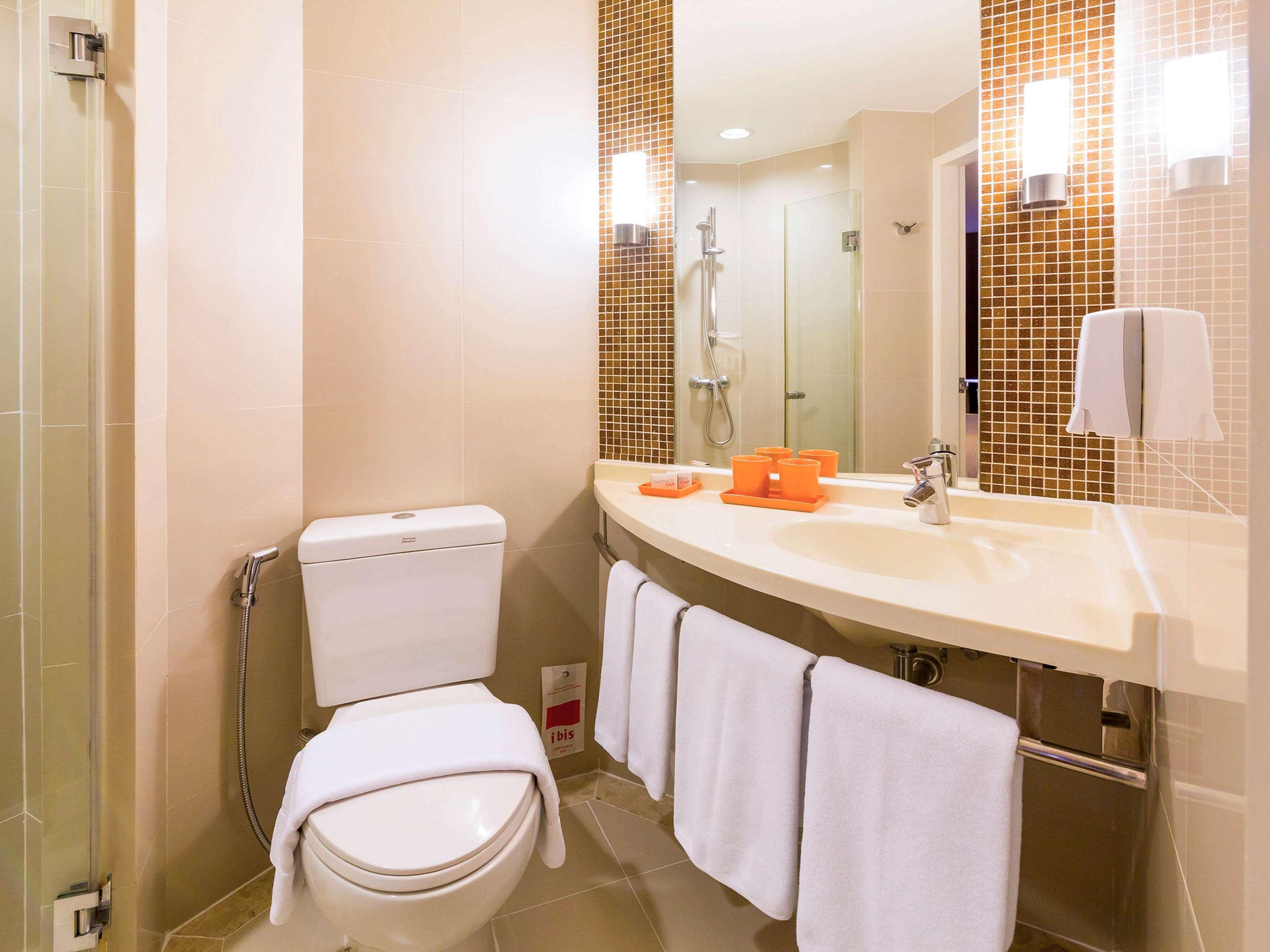 Ibis Bangkok Siam Hotel Exterior photo