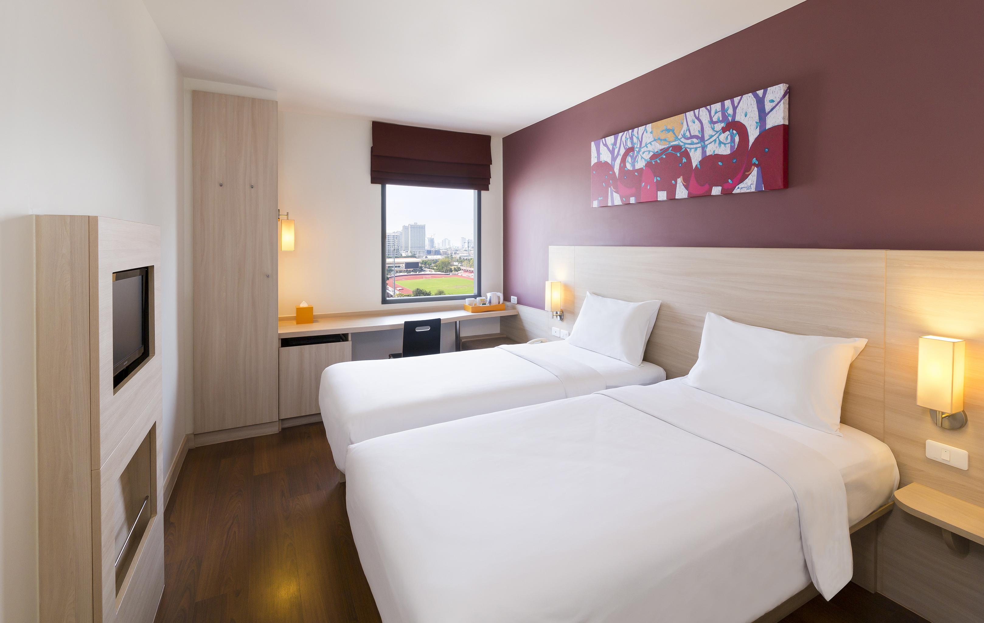 Ibis Bangkok Siam Hotel Exterior photo