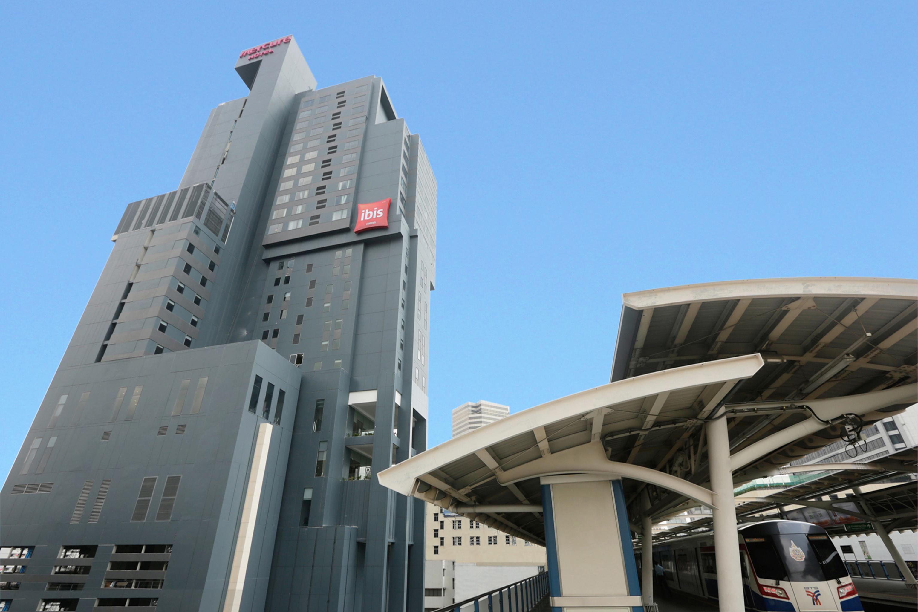 Ibis Bangkok Siam Hotel Exterior photo