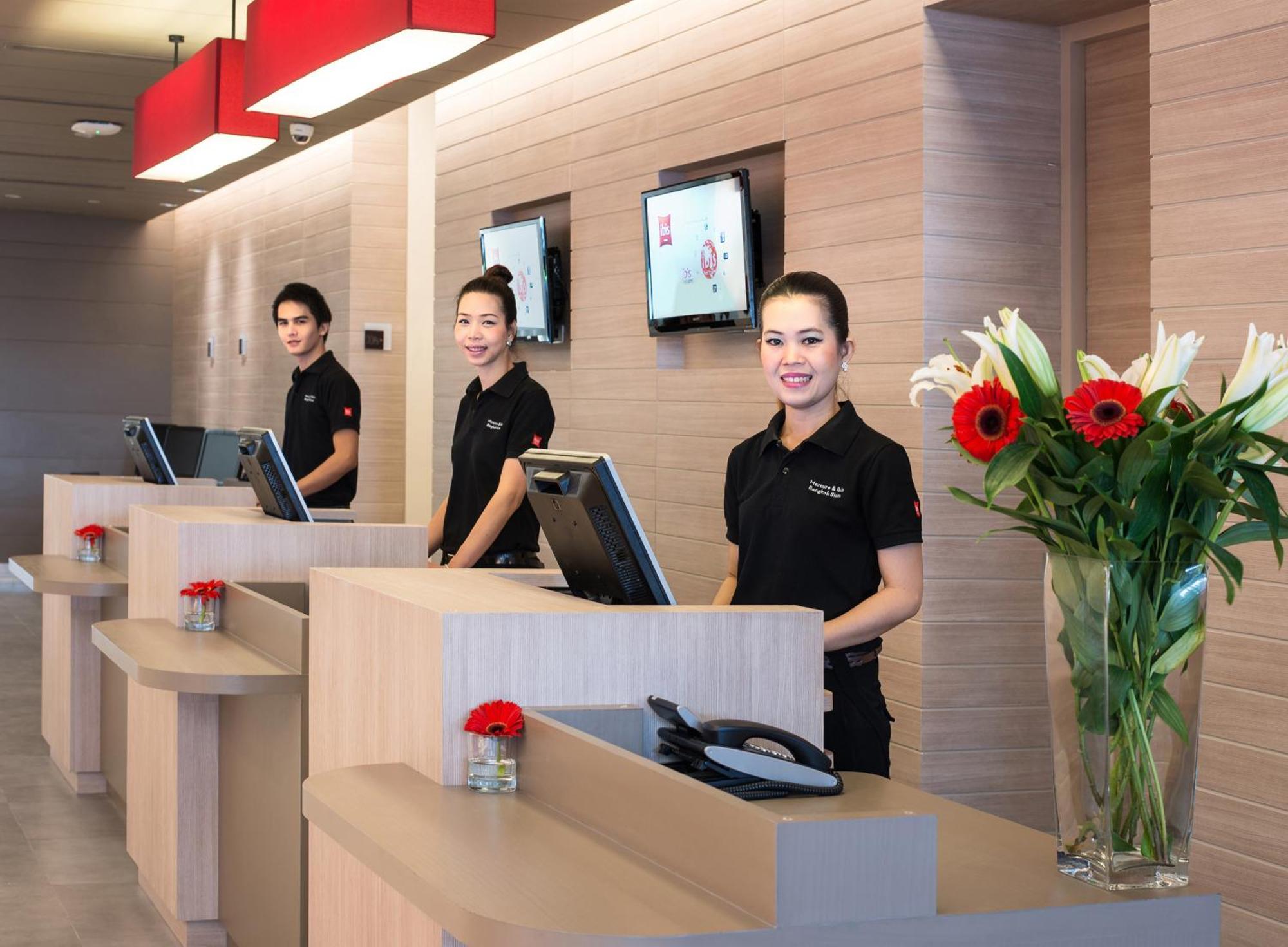 Ibis Bangkok Siam Hotel Exterior photo