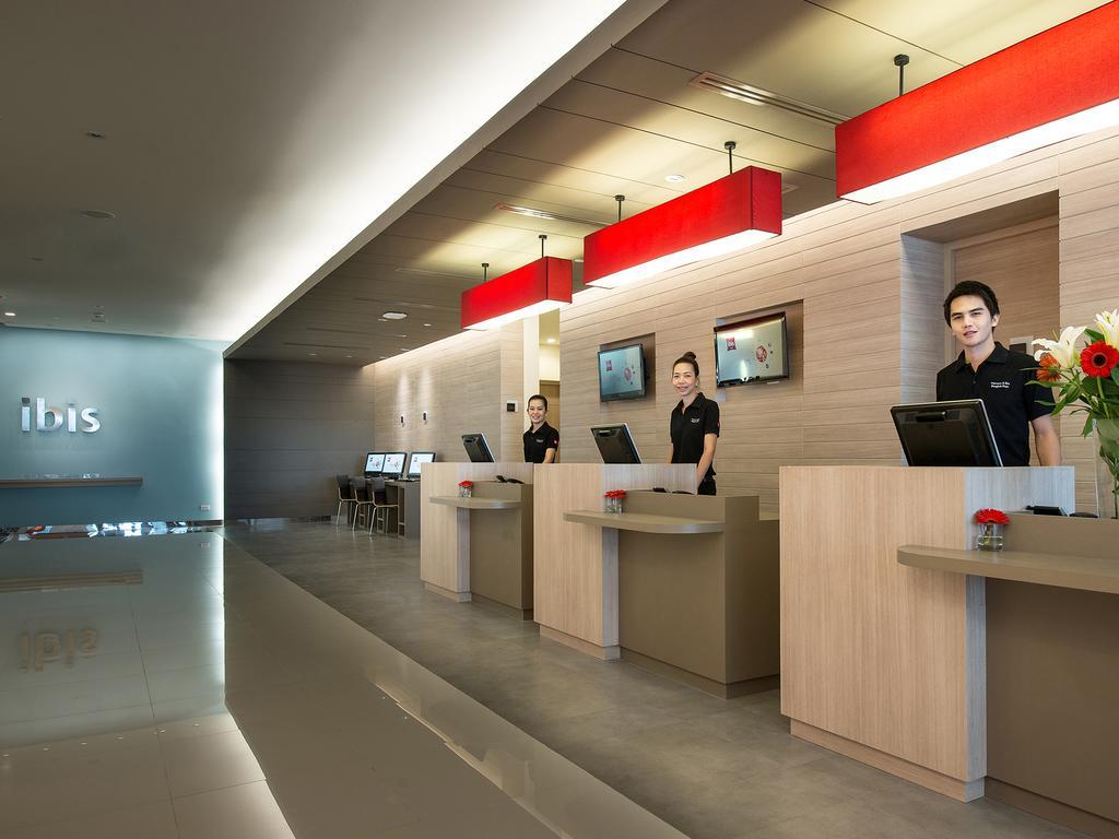 Ibis Bangkok Siam Hotel Exterior photo
