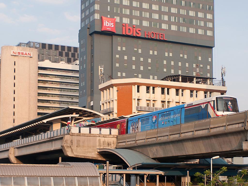 Ibis Bangkok Siam Hotel Exterior photo