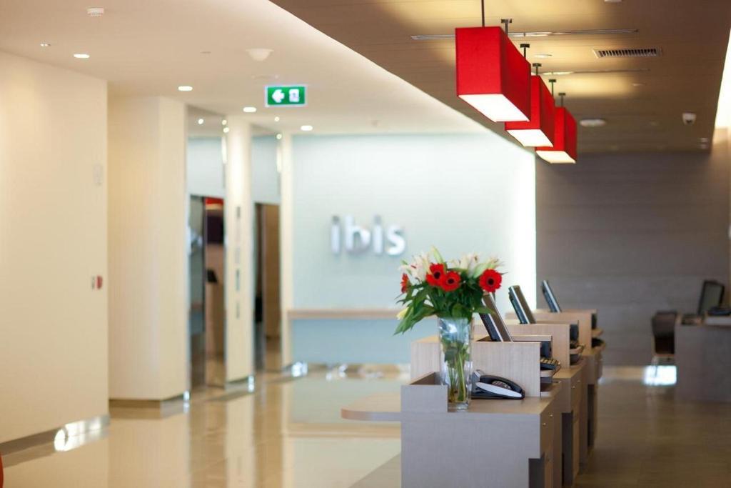 Ibis Bangkok Siam Hotel Exterior photo