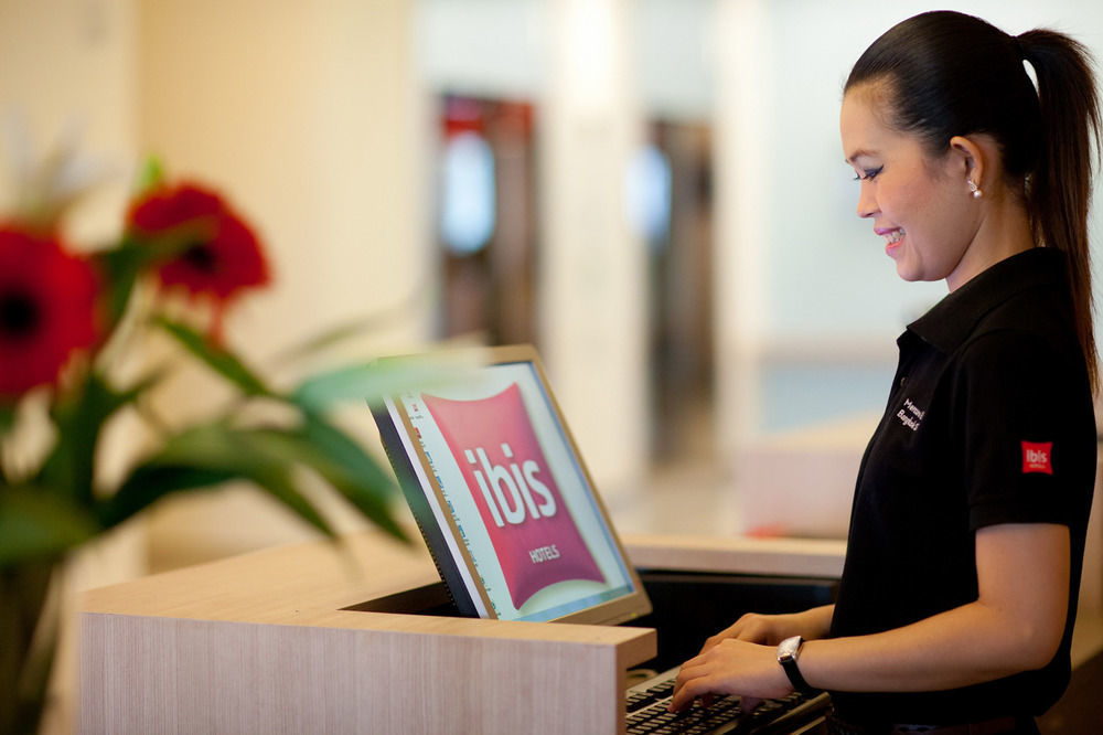 Ibis Bangkok Siam Hotel Exterior photo