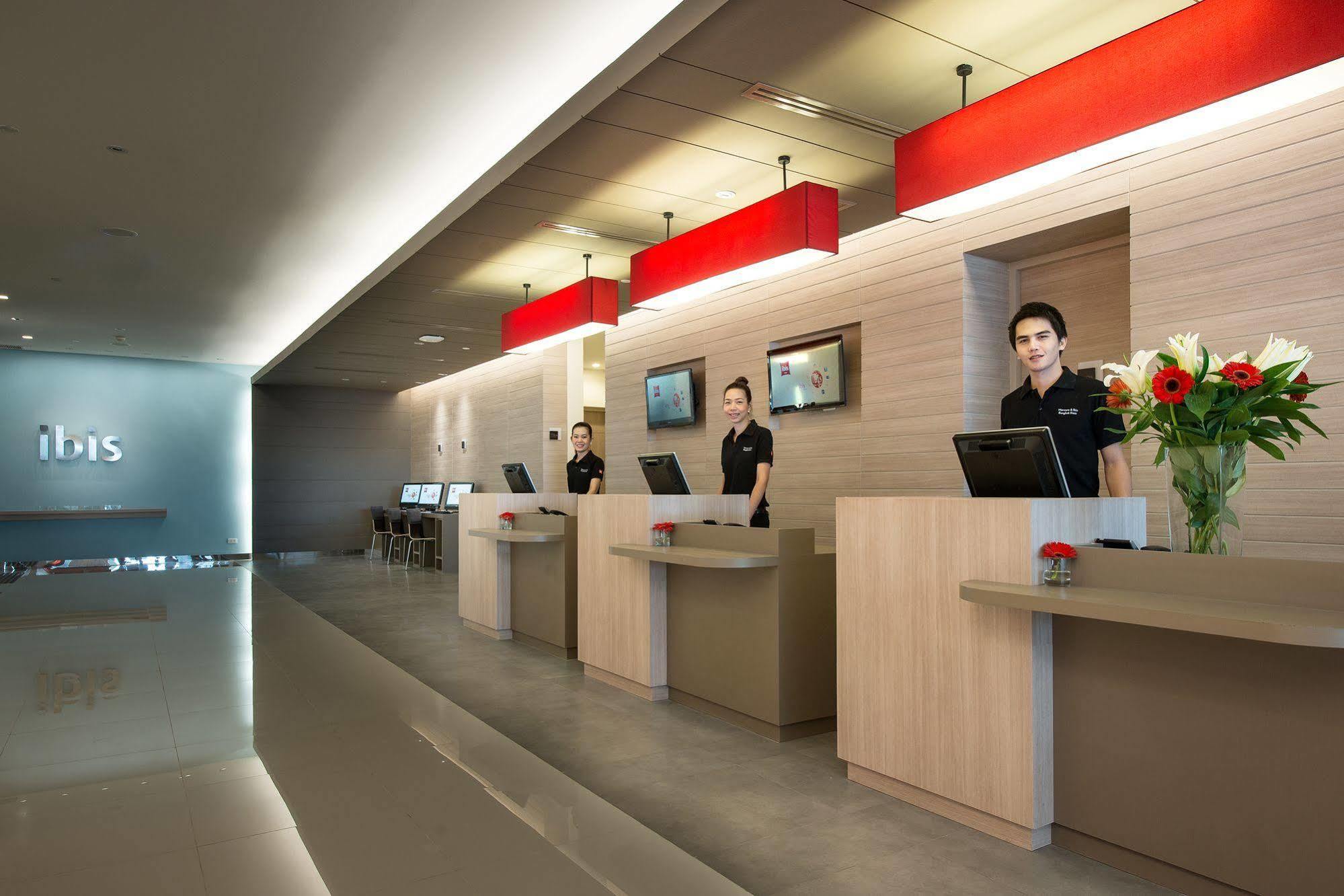 Ibis Bangkok Siam Hotel Exterior photo