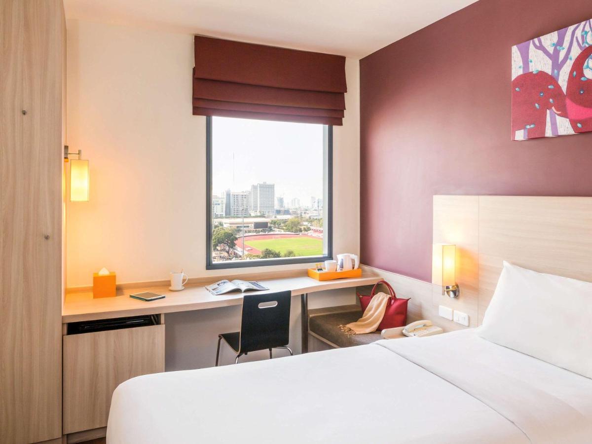 Ibis Bangkok Siam Hotel Exterior photo